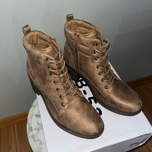 B-52 By Bullboxer Fawn Ankle Lace up / Zip up Boots Size 10 NWB